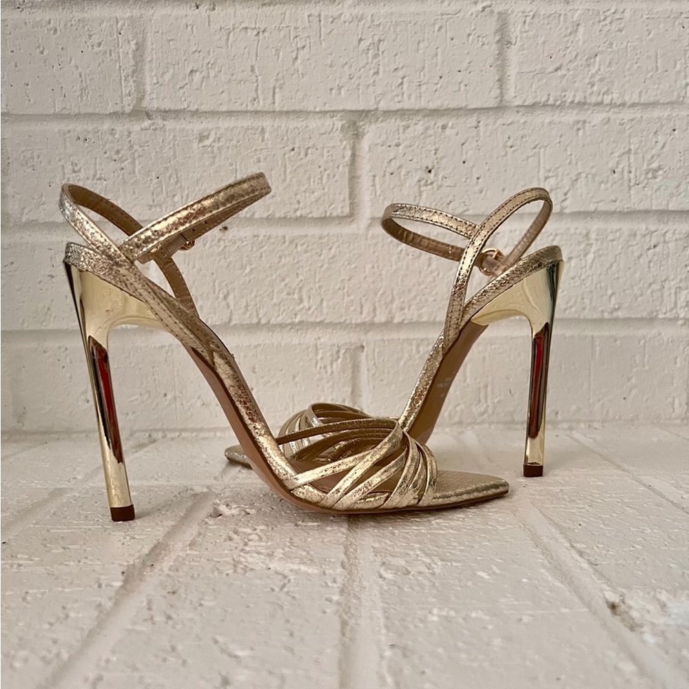 ⭐️HOST PICK⭐️ BRAND NEW Steve Madden Gold Wendy Shoe. OUT OF STOCK EVERYWHERE. - Picture 2 of 12